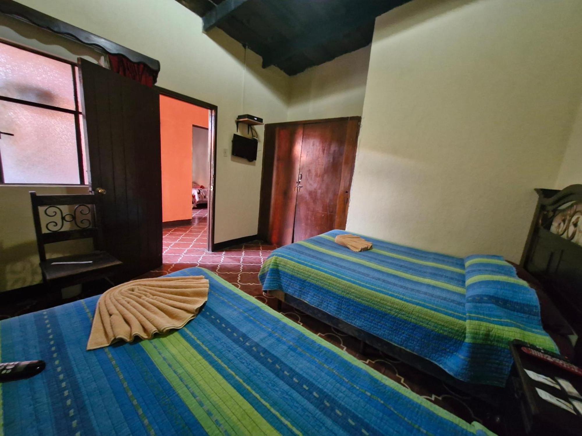 Hospedaje El Viajero Antigua Lli Exterior foto